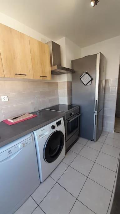 Appartement Lumineux Et Central 普罗普里亚诺 外观 照片